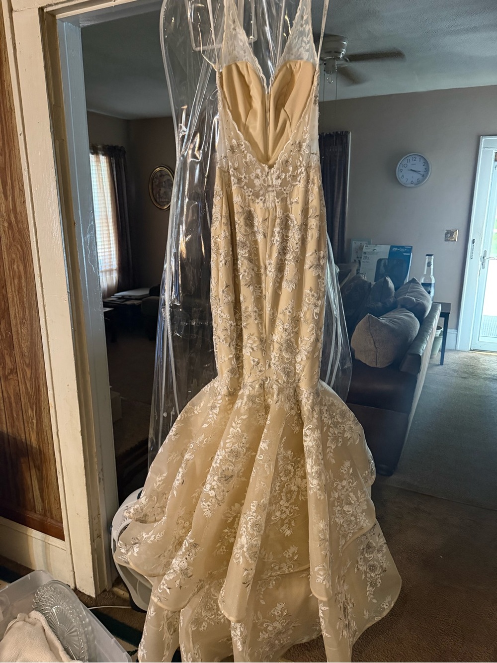 Ivory Lace Mermaid Bridal Gown with Floral Appliqué